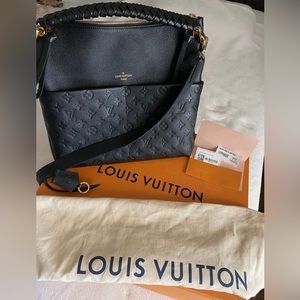 Louis Vuitton Maida Hobo M45522